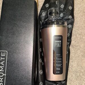 Brumate Shaker Pint